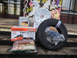 Запчасти и колеса для грузовиков собрали бойцам в Мытищах