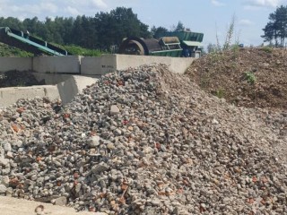 Эко-детектив в деревне Душоново: инспекторы обнаружили незаконную свалку на участке торговой компании. Какие последствия?