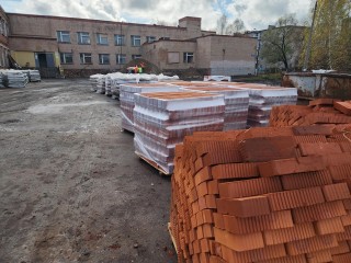 В школе города Дрезна строители приступили к ремонту кровли