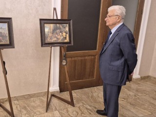 Легендарный физик Оганесян собрал аншлаг в Дубне, рассказывая о художнике Брейгеле