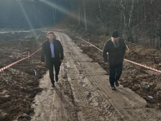 Временную дорогу к храму в Капустине расширят для удобства жителей