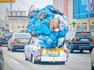 «Мусоромобиль» едва не стал причиной затора на дороге в Одинцове