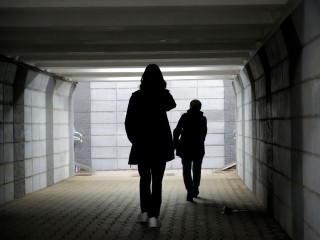 Камеры засняли вандалов в переходе у ДК Гагарина на месте преступления