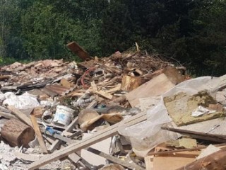 Нелегальную свалку автозапчастей обнаружили в Рузе