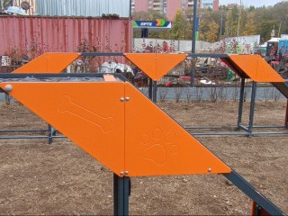 В парке Защитников Москвы установили снаряды для дрессировки собак