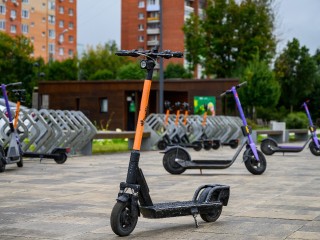 Страхование и ограничения скорости: как хотят регулировать СИМ
