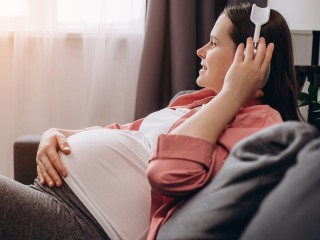 Электронный родовой сертификат: какие услуги бесплатно получат мама и ребенок
