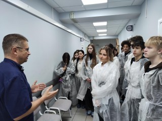 Школьники побывали в роли медиков на экскурсии в больнице