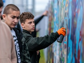 Вандалы кидают камни и разрисовывают поезда: что еще происходит на железной дороге