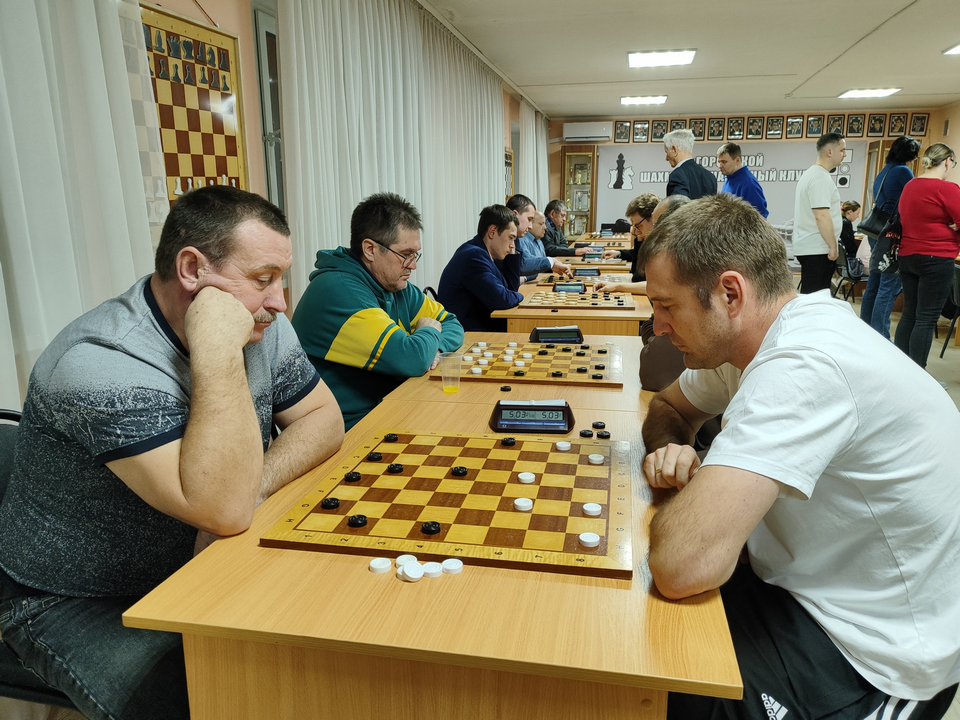 В Луховицах определили лучших шашистов