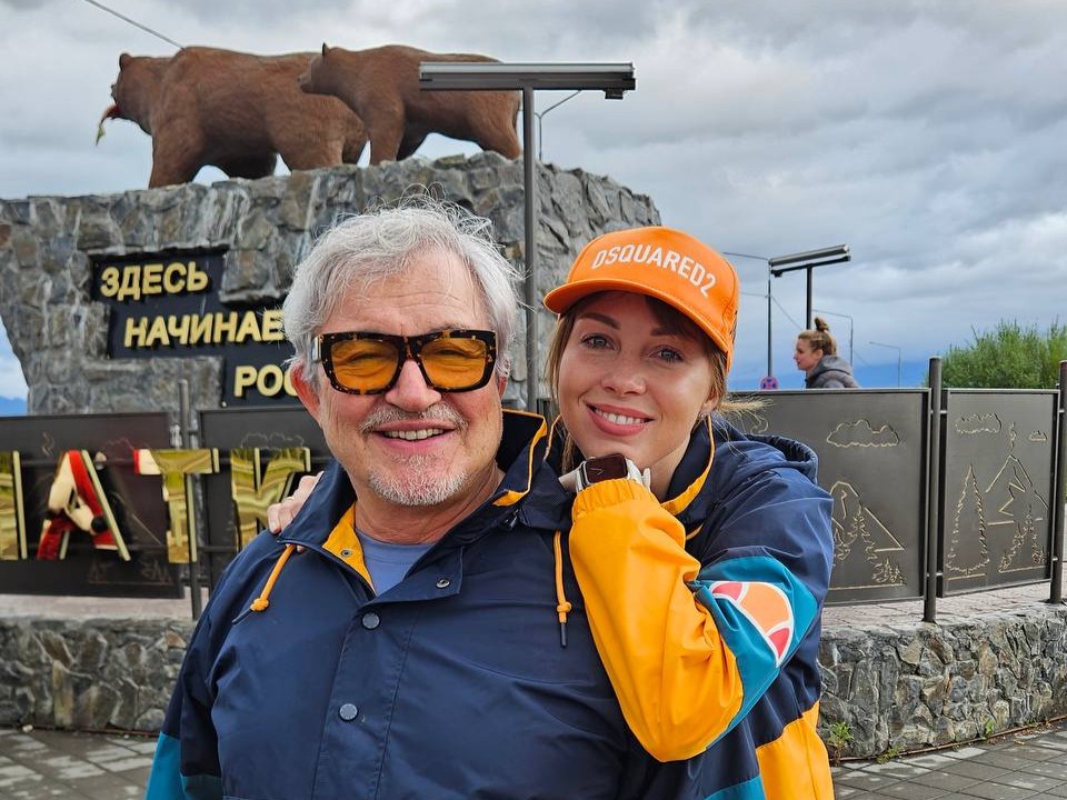 Фиктивный развод или реальность? Что стоит за скандалом вокруг семьи Дибровых