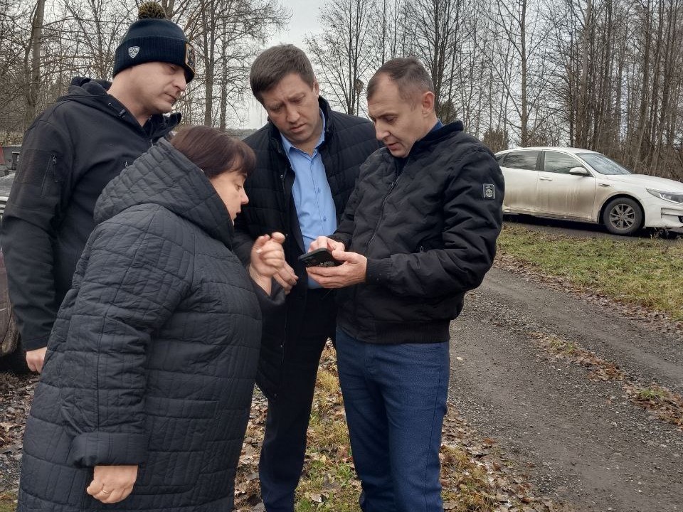 В деревне Якшино проверят, как общая дорога попала на частную землю