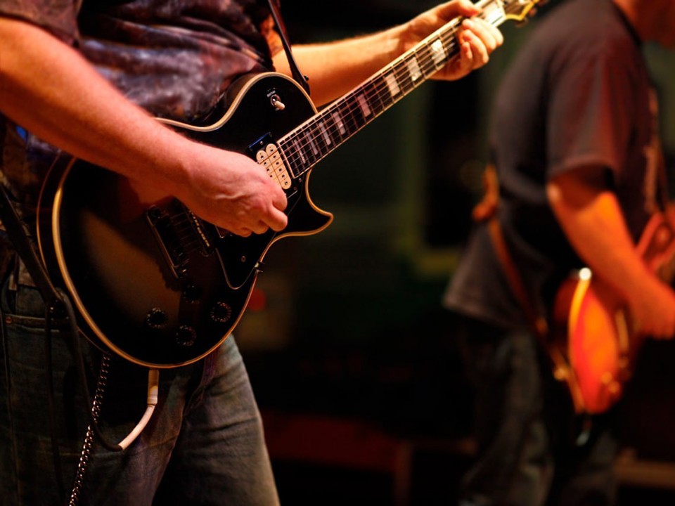 Центральная библиотека приглашает на встречу с поэтом и музыкантом Александром Галицким