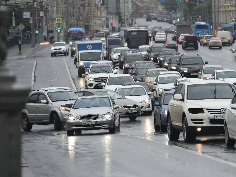 Дорогам век свободы не видать: где сейчас в Подмосковье плотный трафик и какие пути объезда выбрать