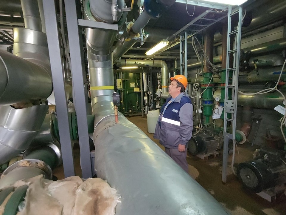 В Васильевском восстанавливают подачу тепла в жилые дома и школу