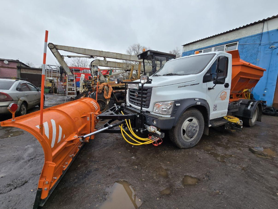 Автопарк можайских коммунальщиков пополнился комбинированной дорожной машиной