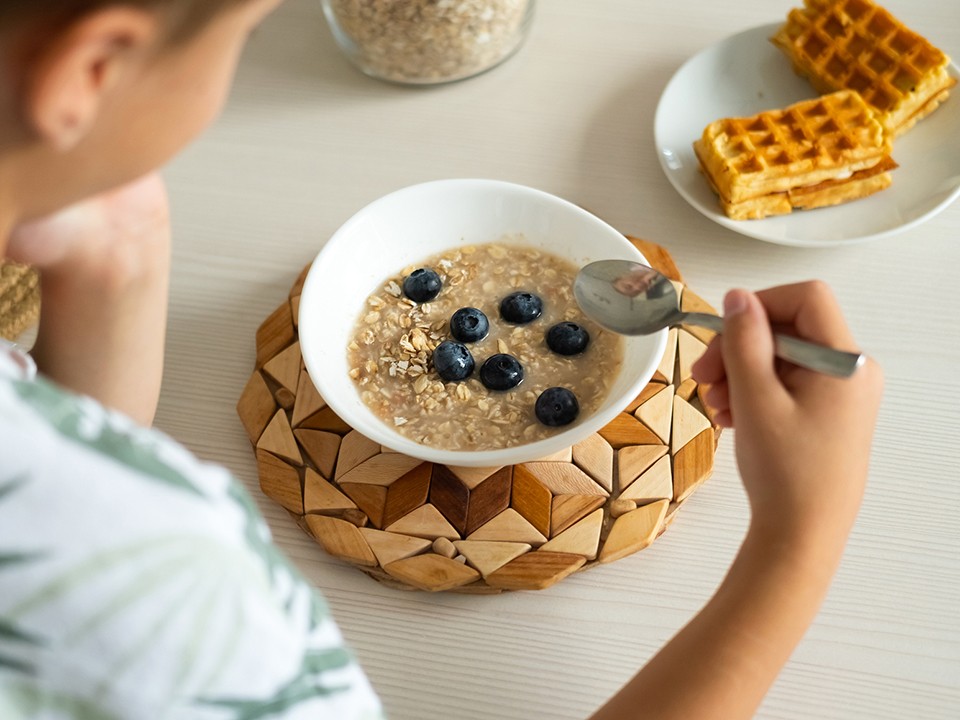 Тихий убийца на завтрак: почему пакетированная овсянка опасна?