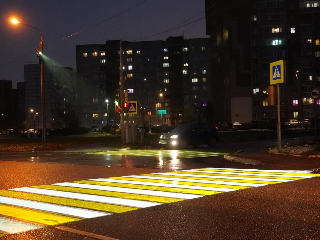 «Неоновые зебры»: в Ступине оборудовали светящиеся пешеходные переходы