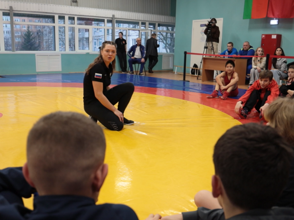 Чемпионка Европы Валерия Коблова провела мастер-класс по вольной борьбе для молодых спортсменов