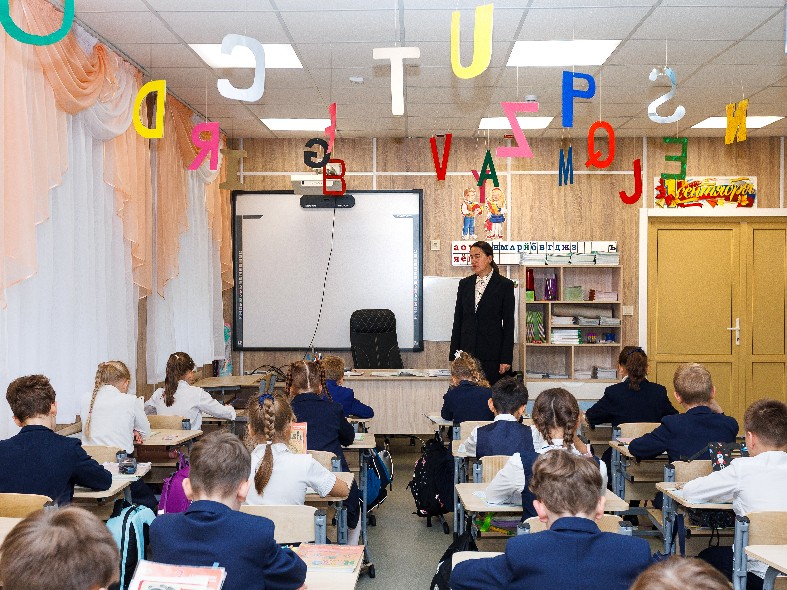 Ряд подмосковных школ получил федеральный знак качества: какие учебные заведения отличились и что это дает ученикам и их родителям