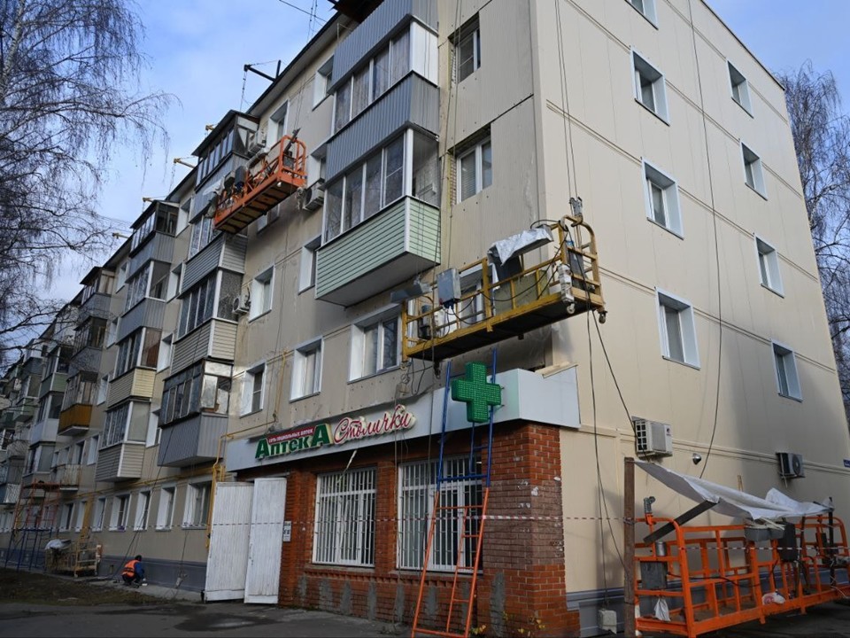 В Большевике ликвидировали трещины на фасаде дома благодаря полимерному составу