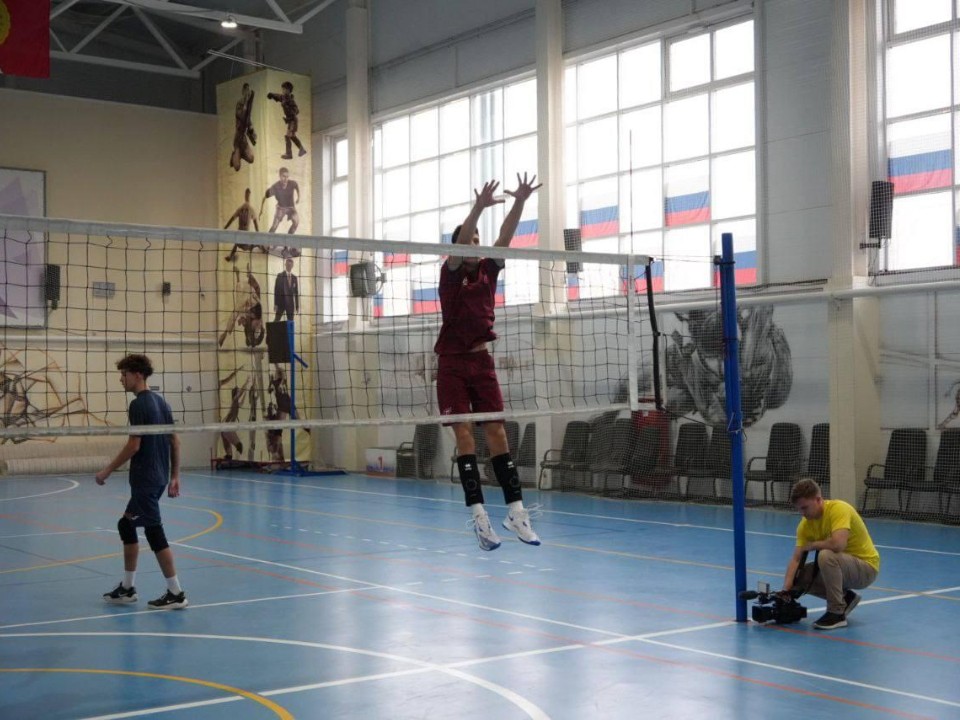 Сыгранность важнее силы: как в Серпухове готовят подмосковных волейболистов к крупному турниру