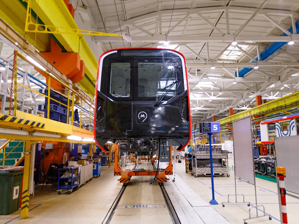 В депо столичного метро пригнали на испытания поезда последнего поколения из Мытищ