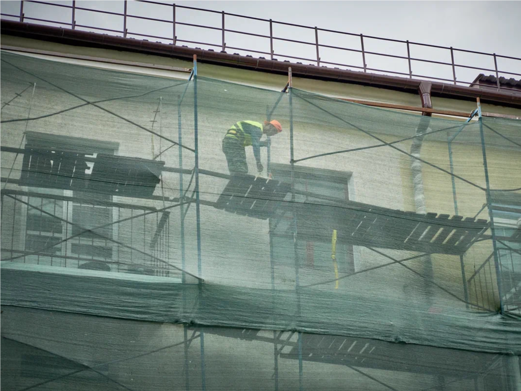 Ремонт дома в Белоозерском перенесли на приеме у министра ЖКХ Подмосковья