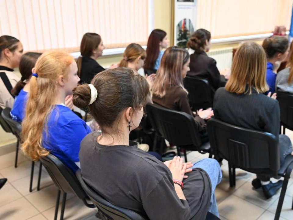 «Настоящее и будущее страны»: чему учат молодежь Серпухова в Школе молодых политиков