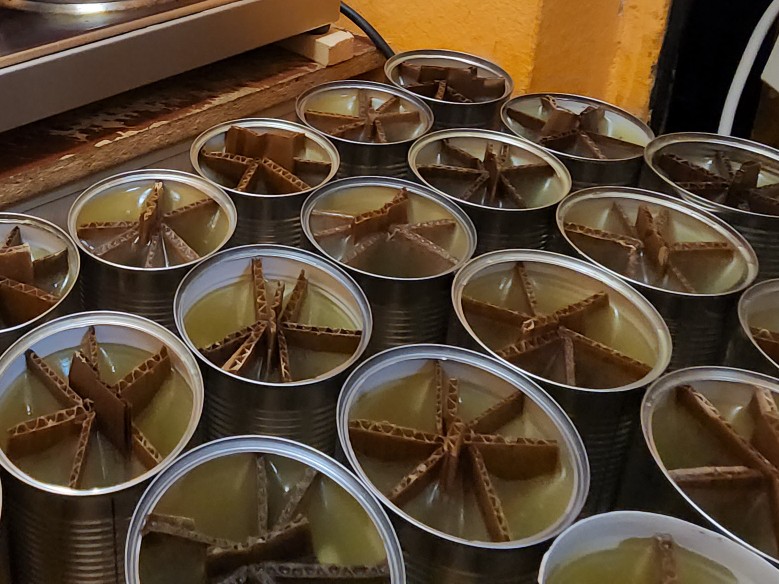 Воскресенским волонтерам срочно нужен парафин для окопных свечей