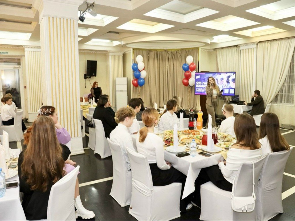 Активных молодогвардейцев Шатуры наградили за вклад в развитие округа в день 20-летия организации