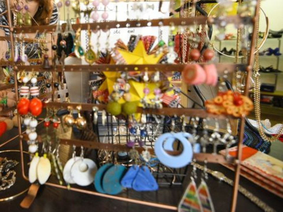 Сто рублей и неизвестный предмет: купюра среди игрушек вызвала подозрения в Дмитрове. Что показала проверка?