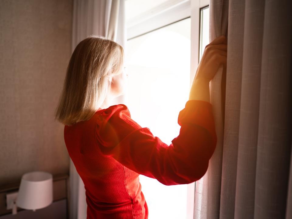 Простой способ улучшить самочувствие: эксперт раскрыла идеальный график проветривания комнат