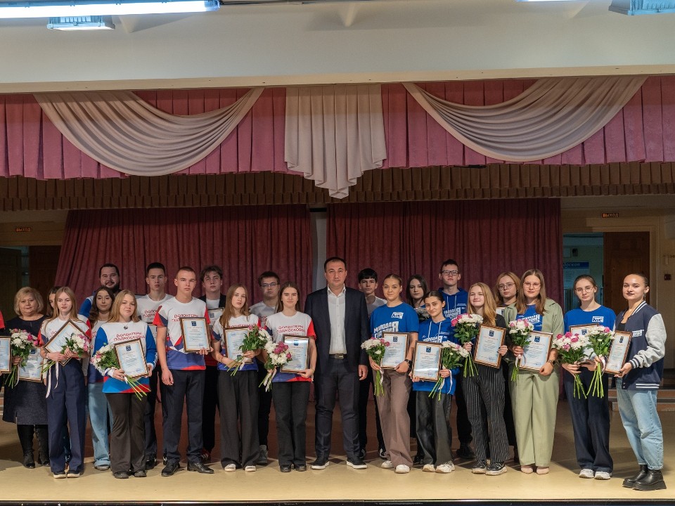 Ликвидируют последствия аварий и участвуют в гуманитарных миссиях: в Жуковском наградили волонтеров