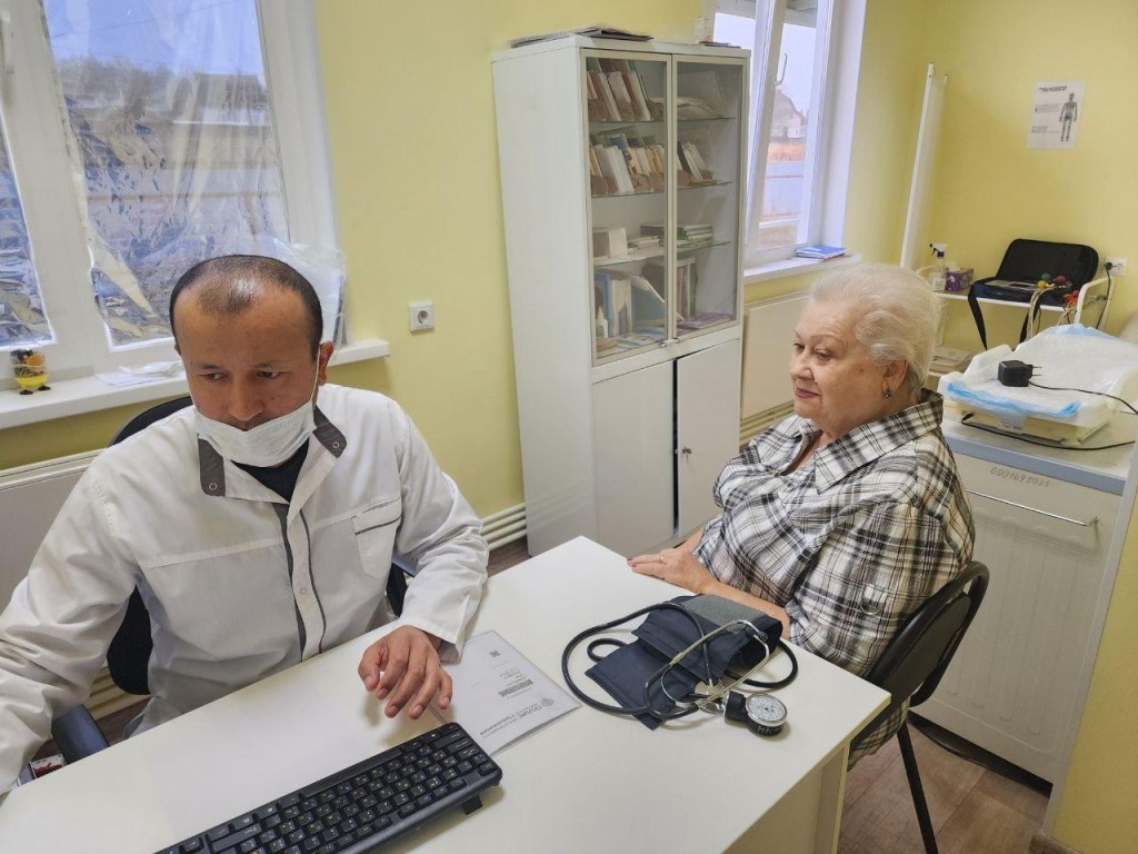 Больше не нужно ехать в город: жители Толстяково проверили здоровье возле дома