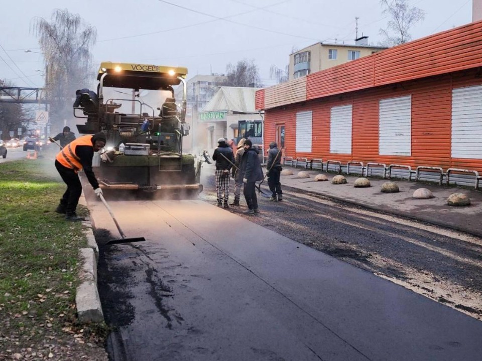 Заплатки — в прошлом: как в Клину ремонтируют дороги по новой технологии