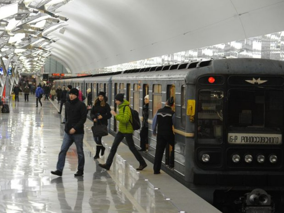 Эвакуация или поза эмбриона: что делать в случае падения на рельсы в метро