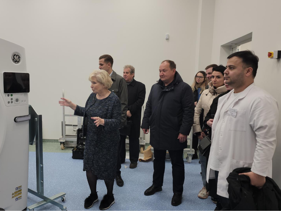 Жители поселка Октябрьский заглянули в строящуюся поликлинику и поделились впечатлениями