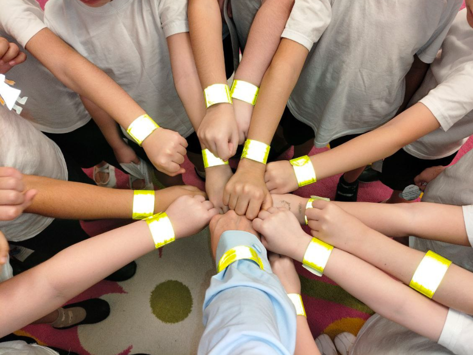 Чебурашка и Зебра помогли маленьким домодедовцам изучить правила дорожного движения