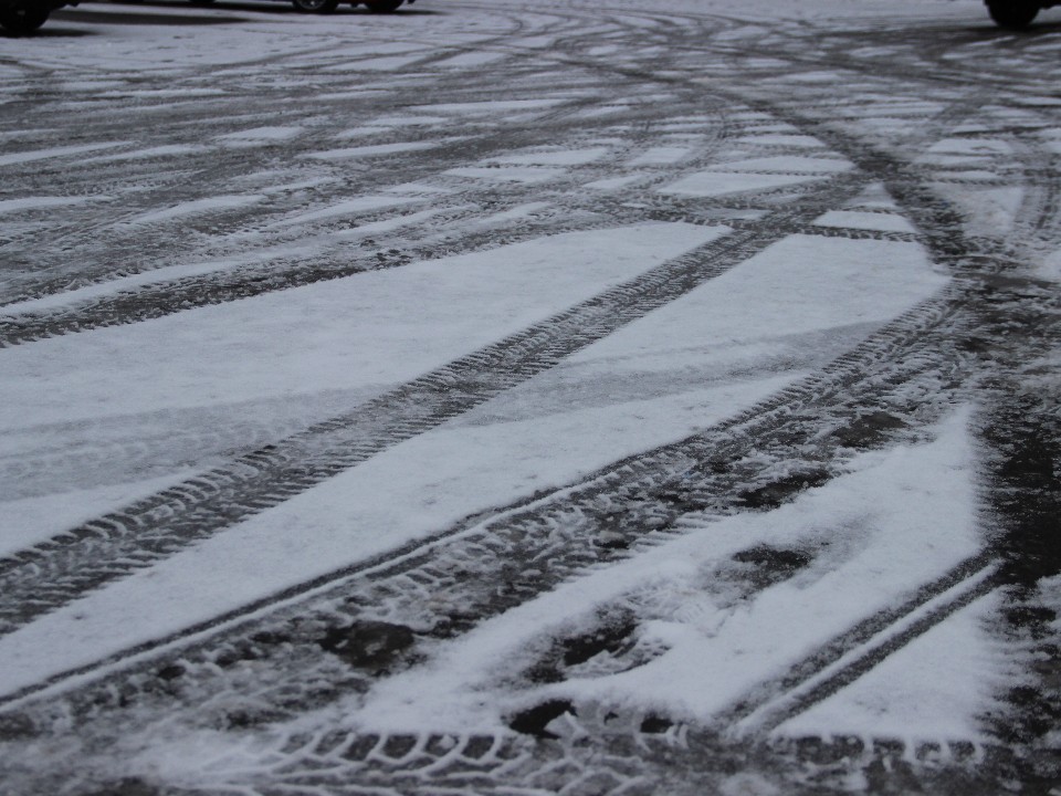 Мокрый снег и гололед пообещали ружанам до вечера 26 ноября