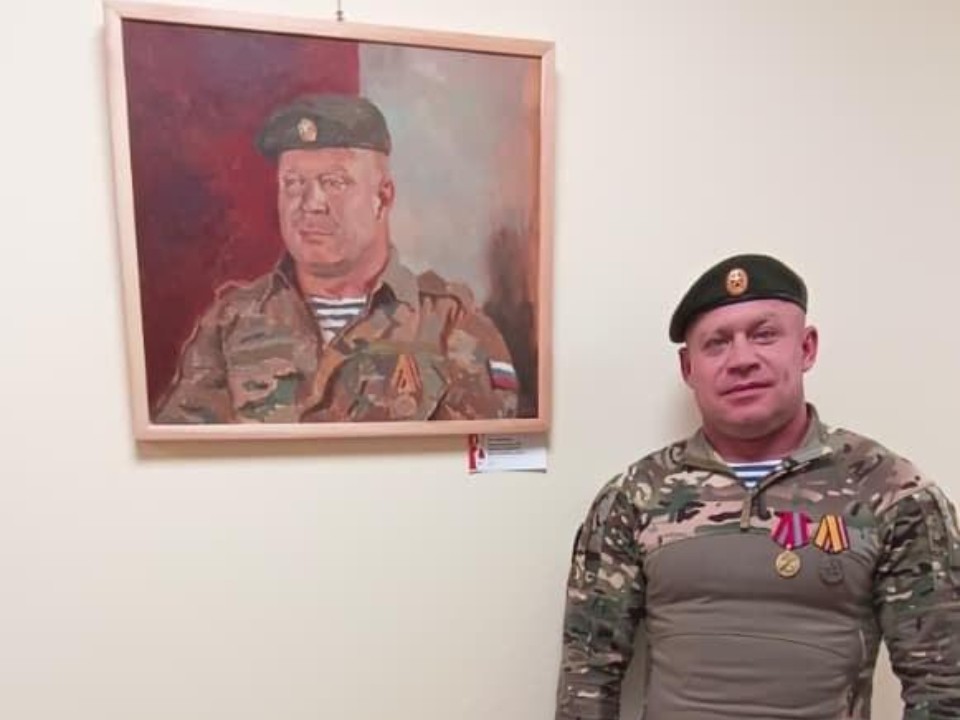 Картины, растрогавшие до глубины души: ветеран СВО из Люберец стал героем выставки в Москве