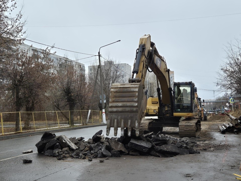 В Орехово-Зуеве продолжается ремонт самотечного коллектора на улице Красноармейской