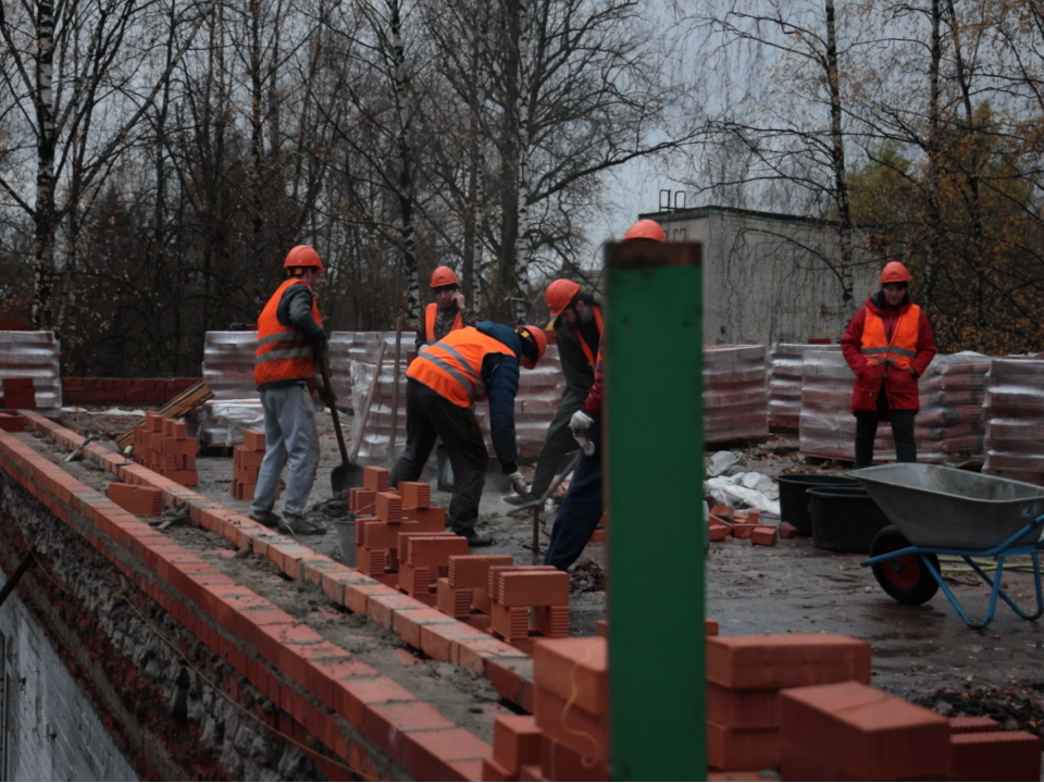 В детском саду в Сходне строители завершили демонтаж старой крыши