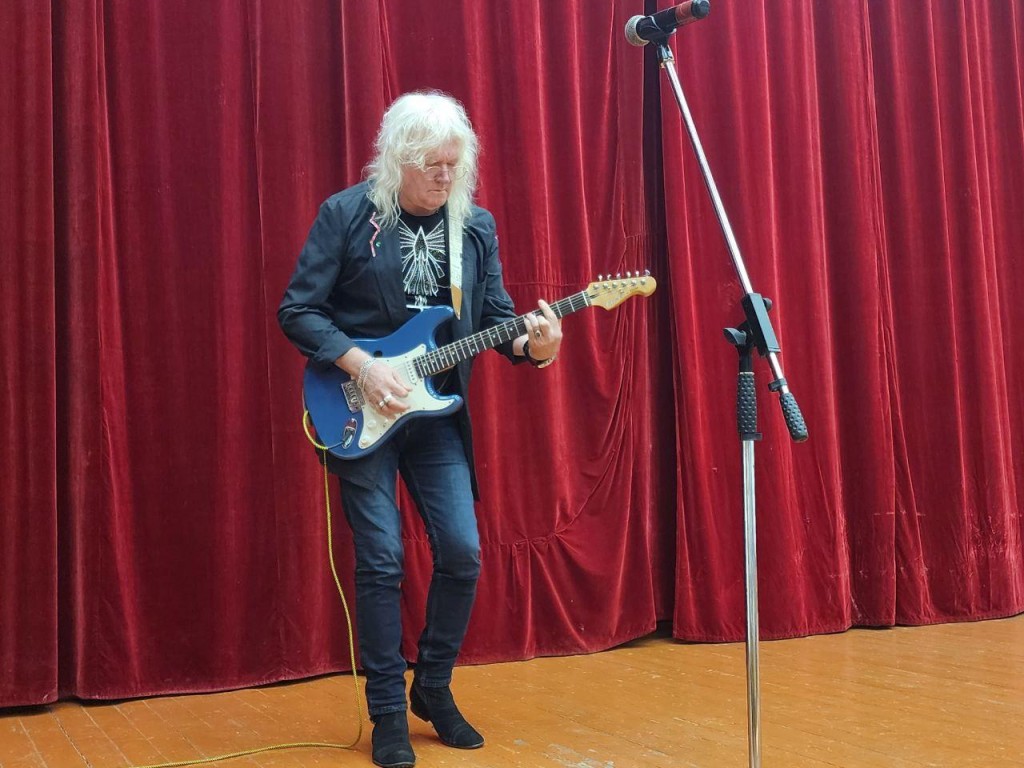 «Музыка лечит души людей»: в солнечногорском госпитале для бойцов СВО провели творческий вечер