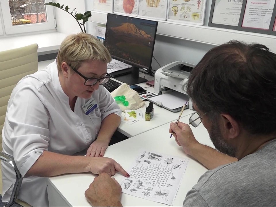 Секреты восстановления после инсульта: как логопед из Дубны учит говорить заново