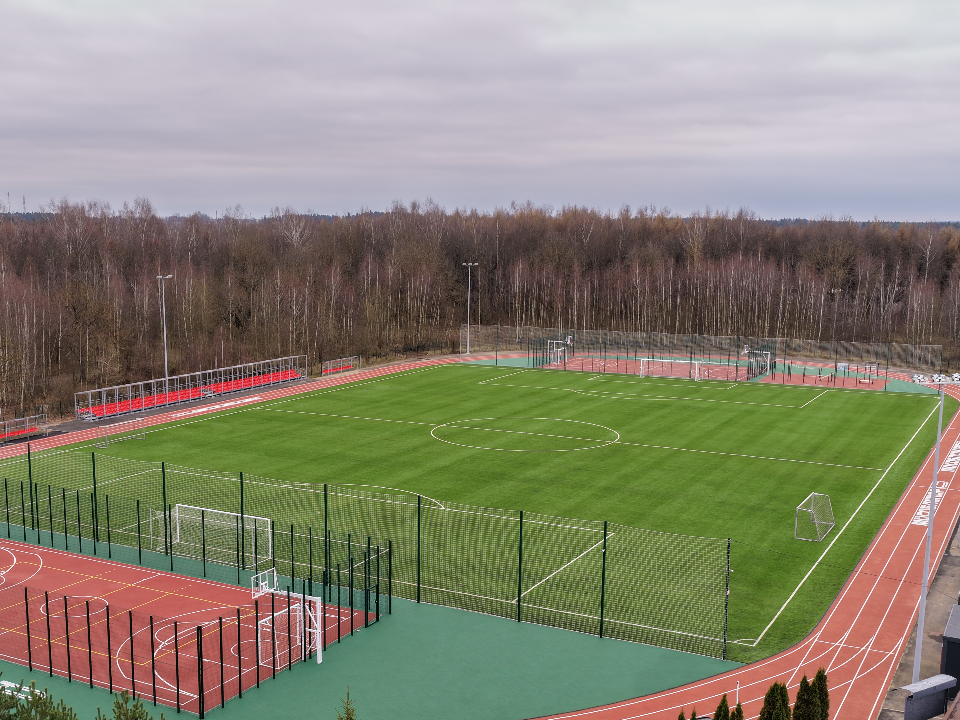 Засеять, расчесать, убрать: почему футбольные поля в Можайске идеальны для игр