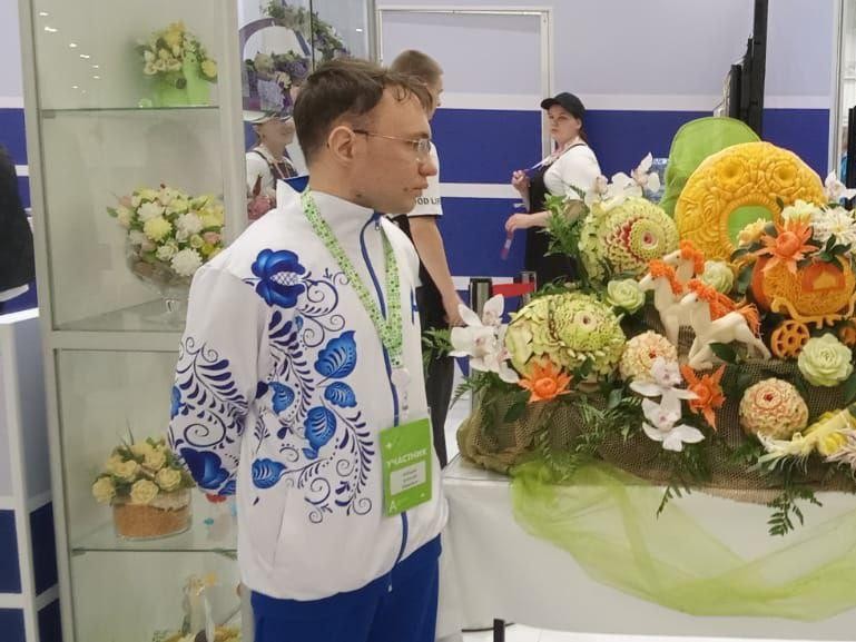 Алексей Лебедев из Серпухова занял второе место на чемпионате «Абилимпикс» по карвингу