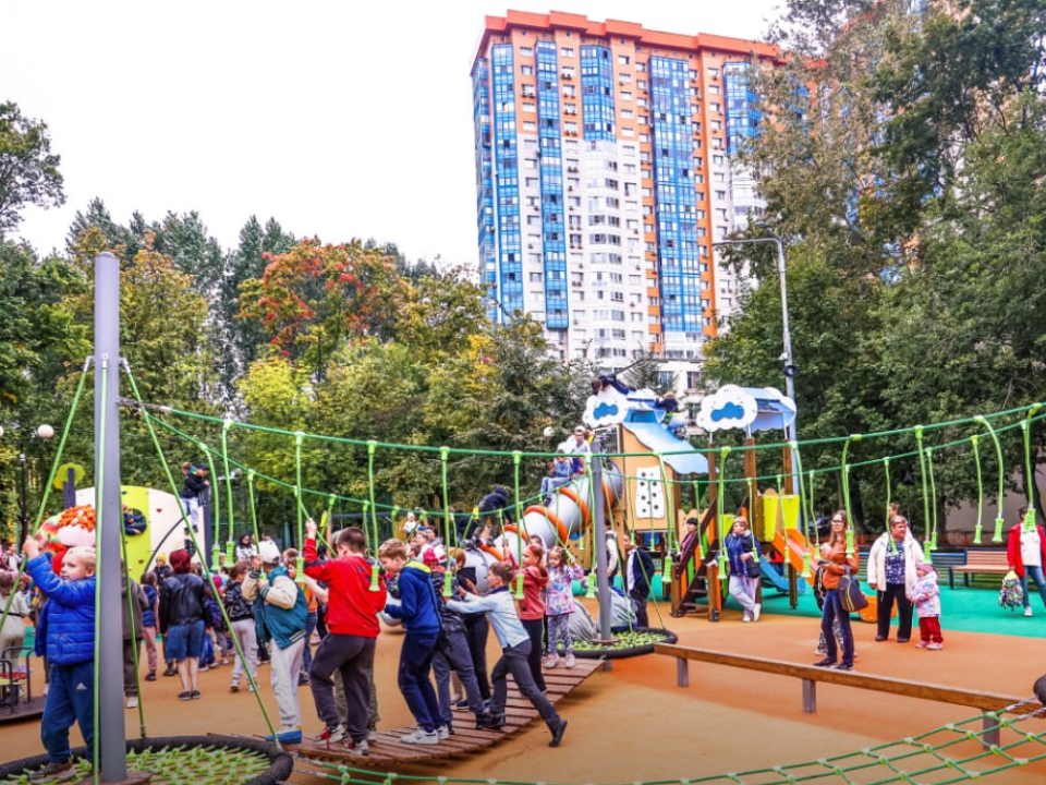 Что изменилось за год: новые детские площадки и пешеходные маршруты для жителей
