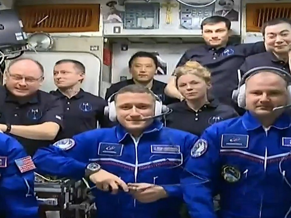 Космонавт Сергей Кудь-Сверчков передал привет родным с высоты 400 тыс. км