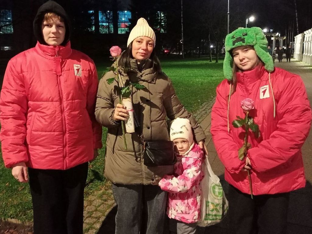 Волонтеры устроили сюрприз для мам в усадьбе Кривякино